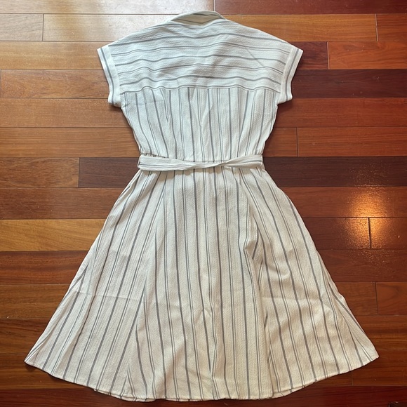 Women’s size 4 Calvin Klein Dress - Picture 4 of 4